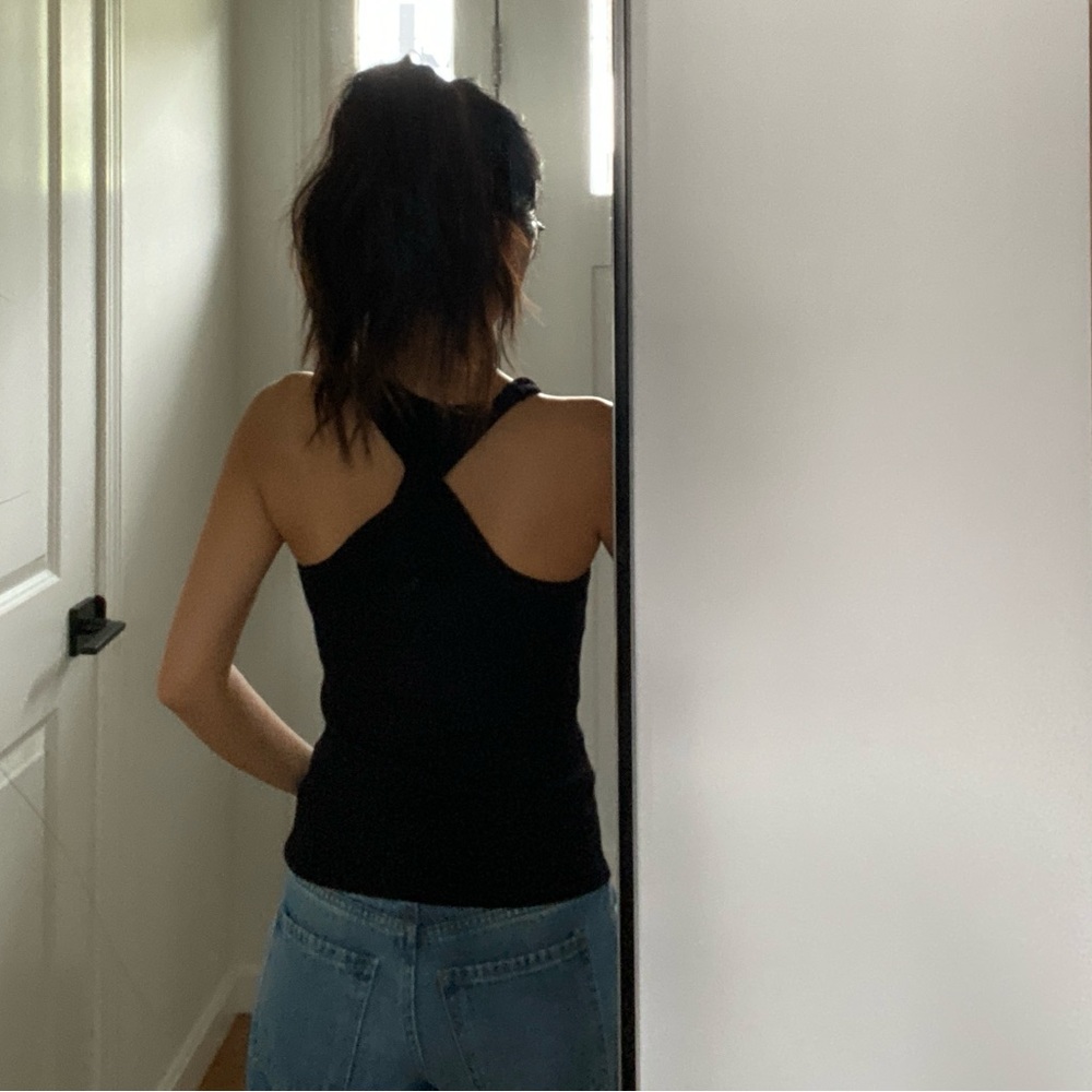 Twisted back tank top